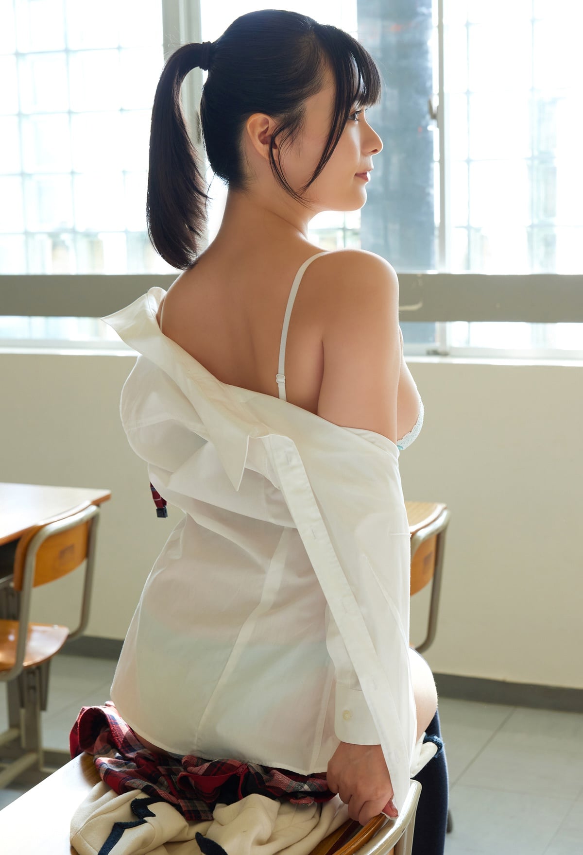 Japanese Idol Mizuki Hoshina Released gravure photo book Everyone has gone home PixiBB (35)